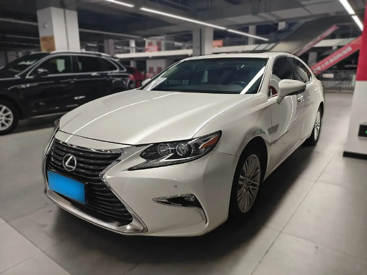 2015 Lexus ES 2.0L 167HP L4 6AT