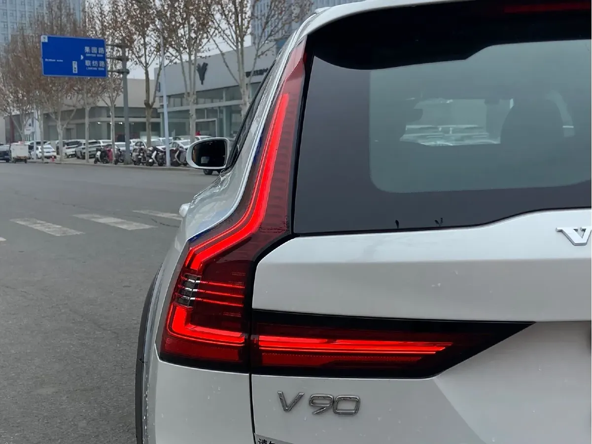 2024 Volvo V90 2.0T 250HP L4 8AT,autocango,china used car exporter,china ev exporter,chinese used car exporter,chinese used ev exporter