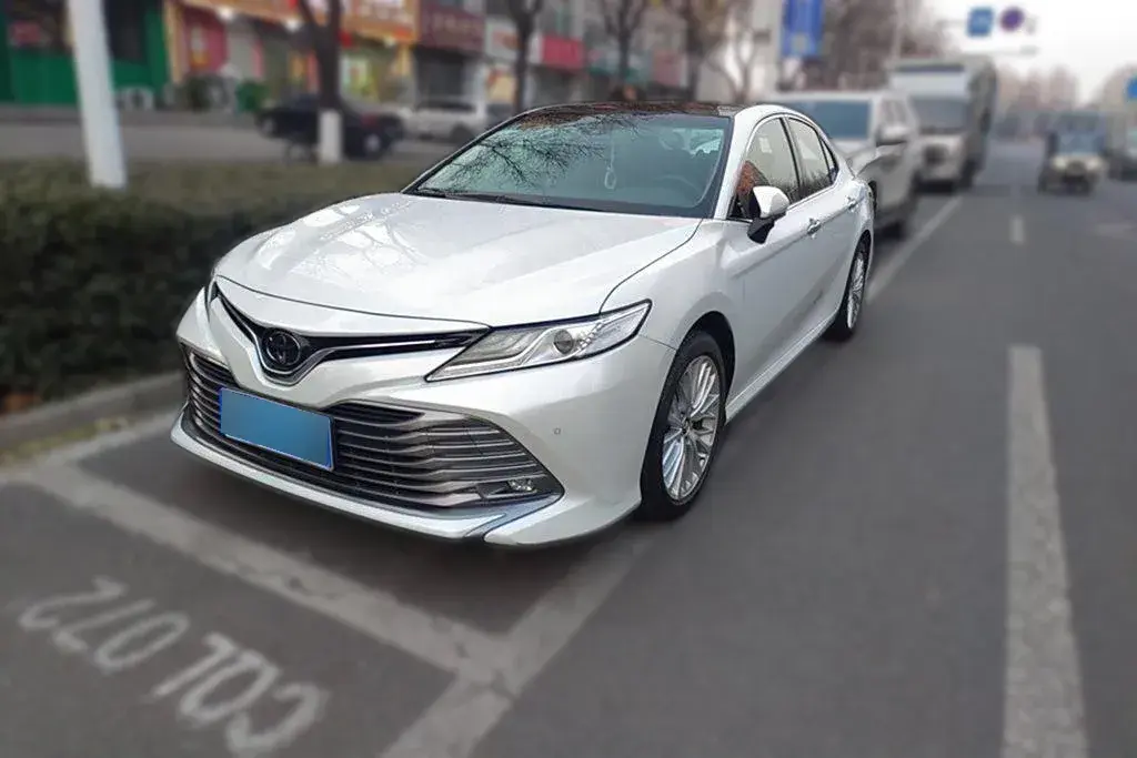 2019 Toyota Camry 2.5L 209HP L4 8AT