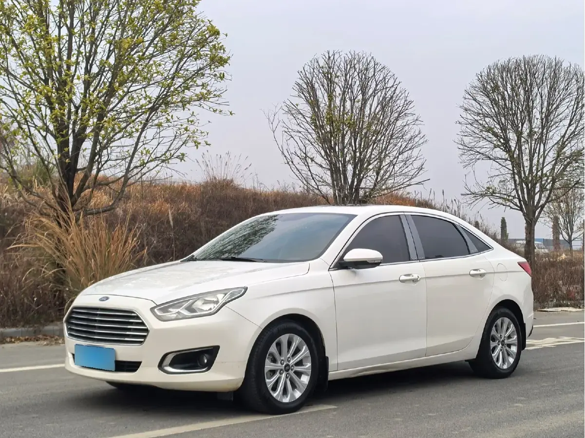 2015 Ford Escort 1.5L 113HP L4 6AT