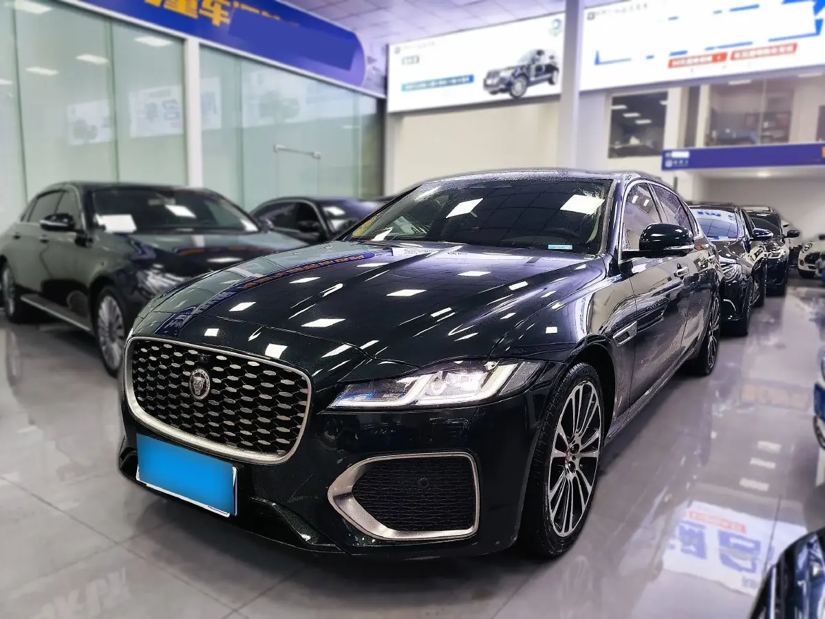 2022 Jaguar XFL 2.0T 250HP L4 8AT