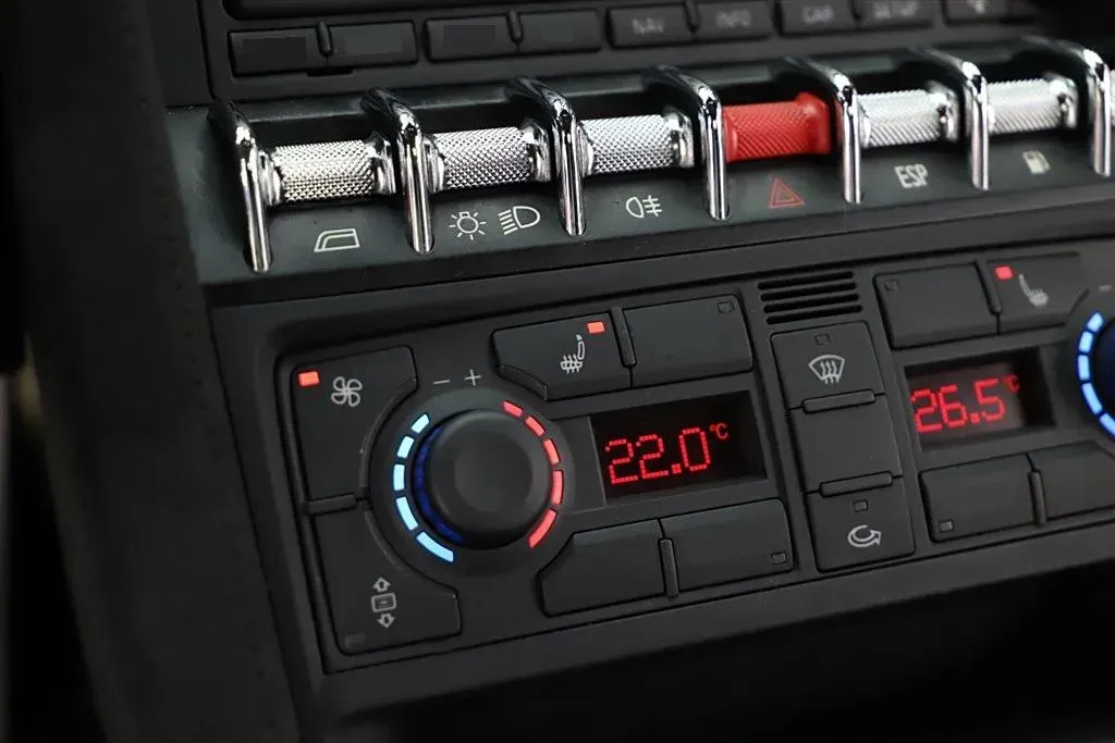 2011 Lamborghini Gallardo 5.2L 557HP V10 6AMT,autocango,china used car exporter,china ev exporter,chinese used car exporter,chinese used ev exporter