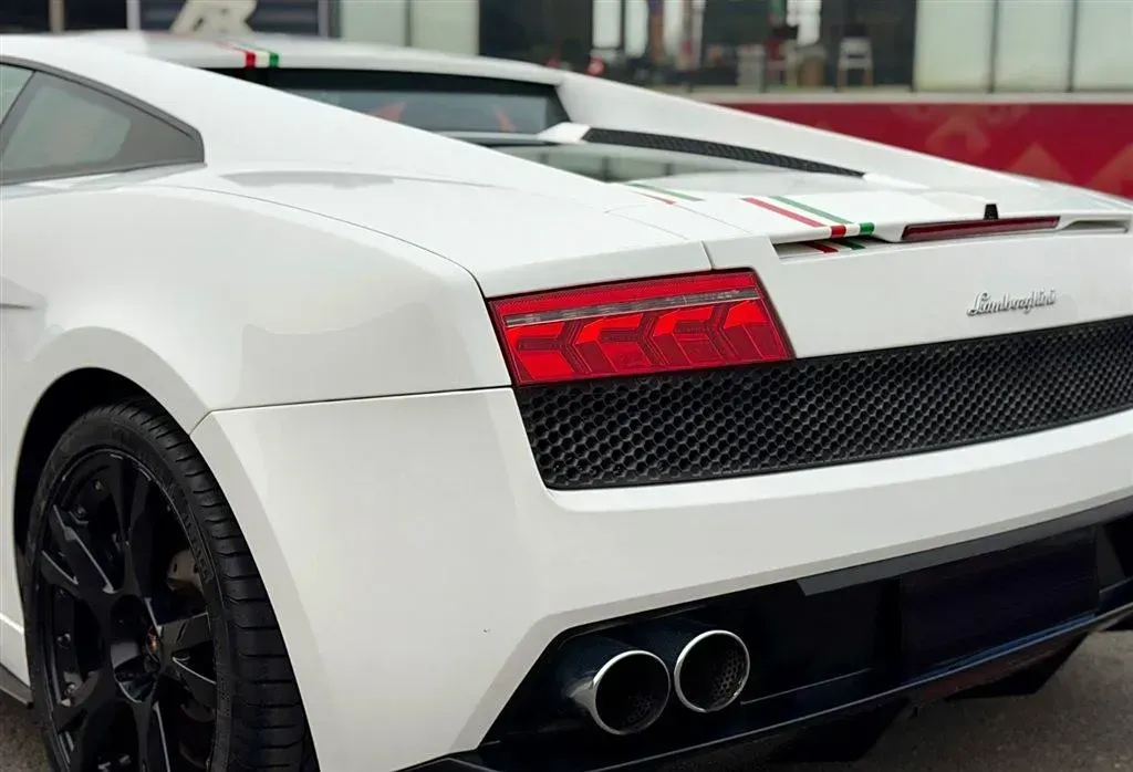 2011 Lamborghini Gallardo 5.2L 557HP V10 6AMT,autocango,china used car exporter,china ev exporter,chinese used car exporter,chinese used ev exporter