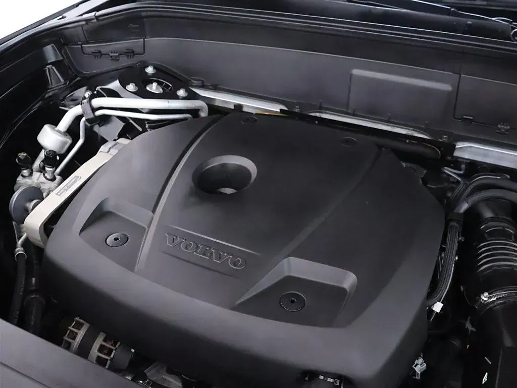 2020 Volvo XC90 2.0T 320HP L4 8AT,autocango,china used car exporter,china ev exporter,chinese used car exporter,chinese used ev exporter