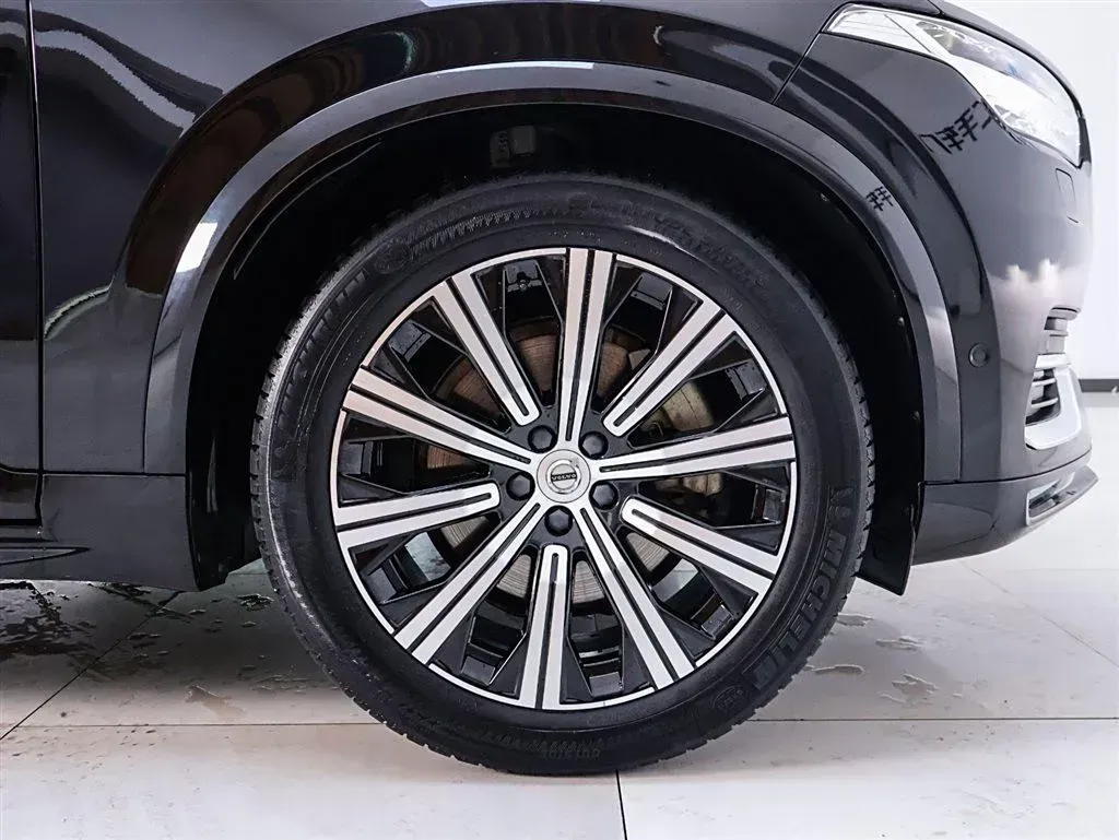 2020 Volvo XC90 2.0T 320HP L4 8AT,autocango,china used car exporter,china ev exporter,chinese used car exporter,chinese used ev exporter