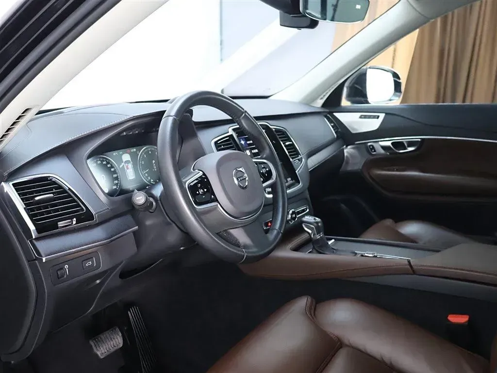 2020 Volvo XC90 2.0T 320HP L4 8AT,autocango,china used car exporter,china ev exporter,chinese used car exporter,chinese used ev exporter