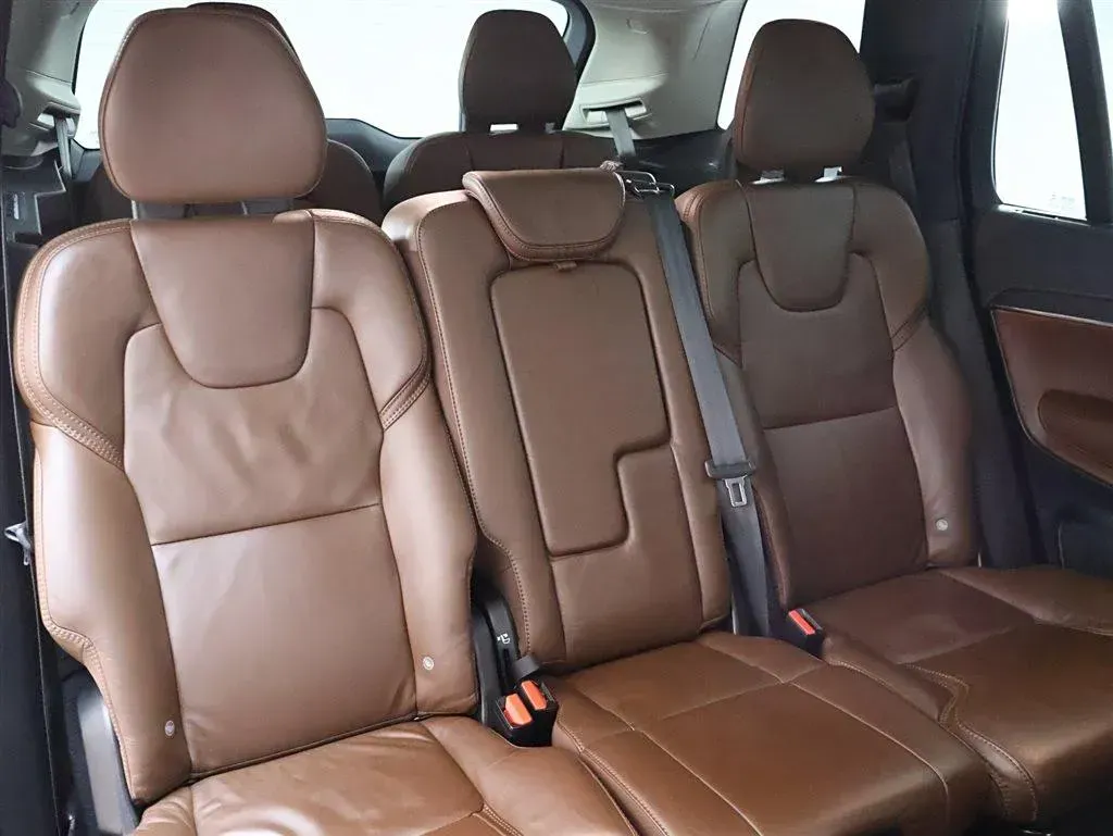 2020 Volvo XC90 2.0T 320HP L4 8AT,autocango,china used car exporter,china ev exporter,chinese used car exporter,chinese used ev exporter