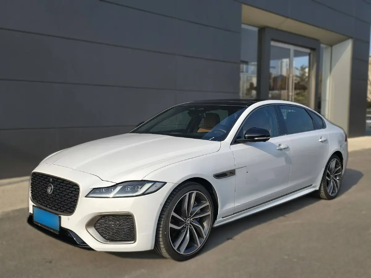 2024 Jaguar XFL 2.0T 300HP L4 8AT