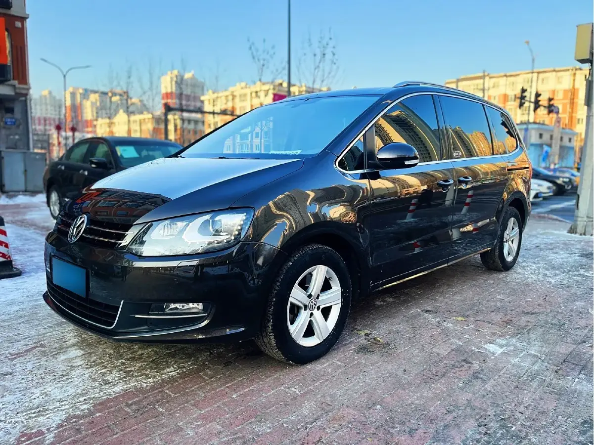 2014 Volkswagen Sharan 2.0T 200HP L4 6DCT