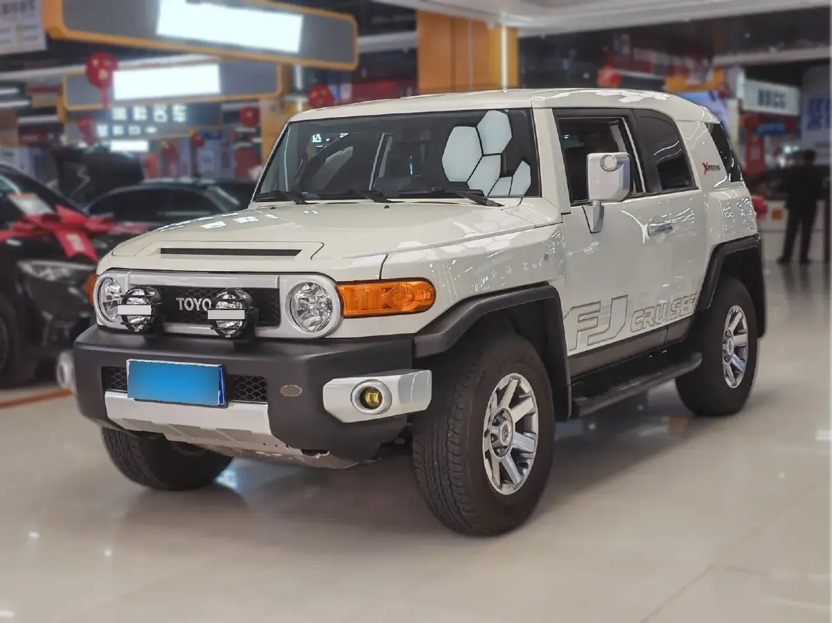 2013 Toyota FJ Cruiser 4.0L 272HP V6 5AT