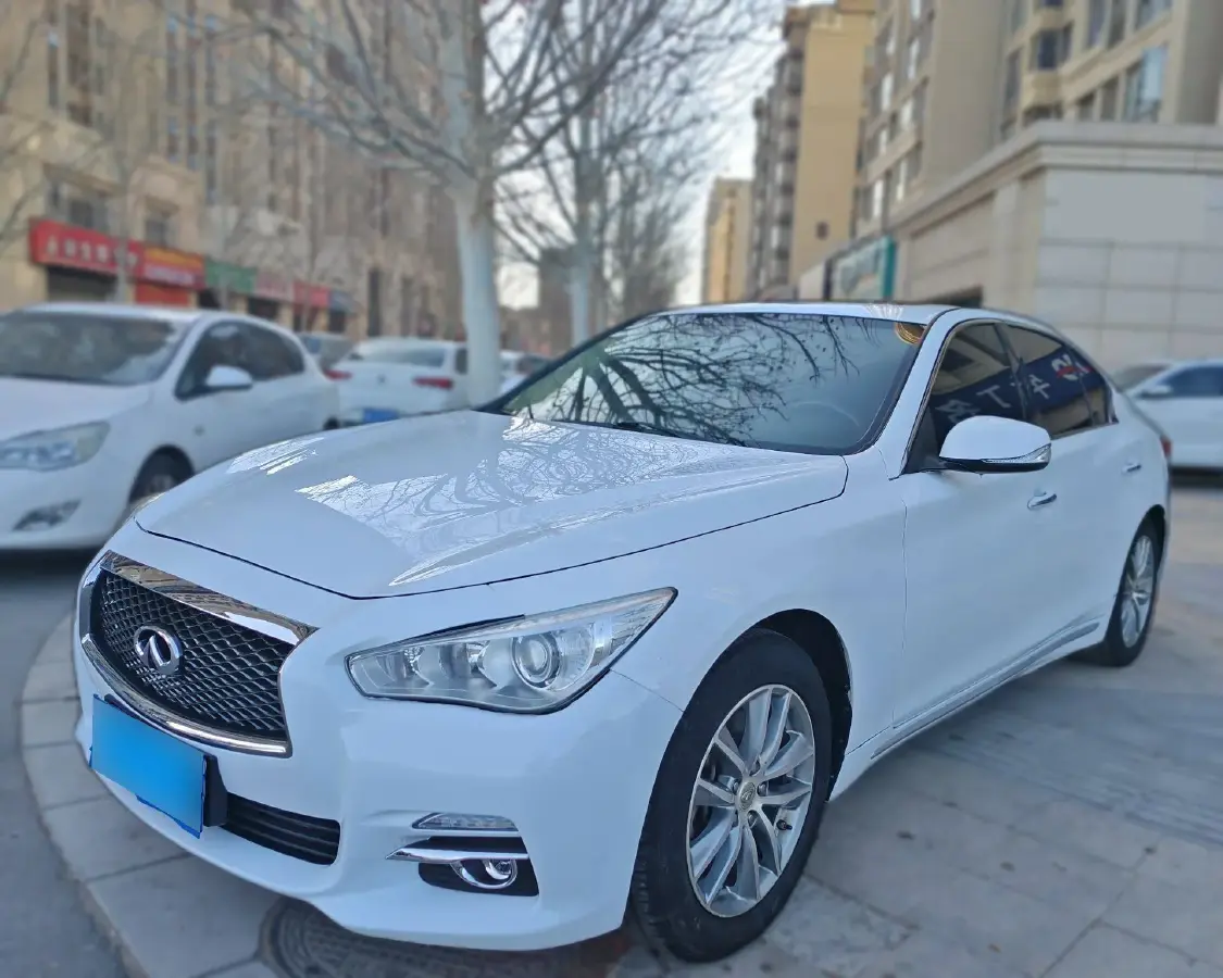 2016 Infiniti Q50L 2.0T 211HP L4 7AT