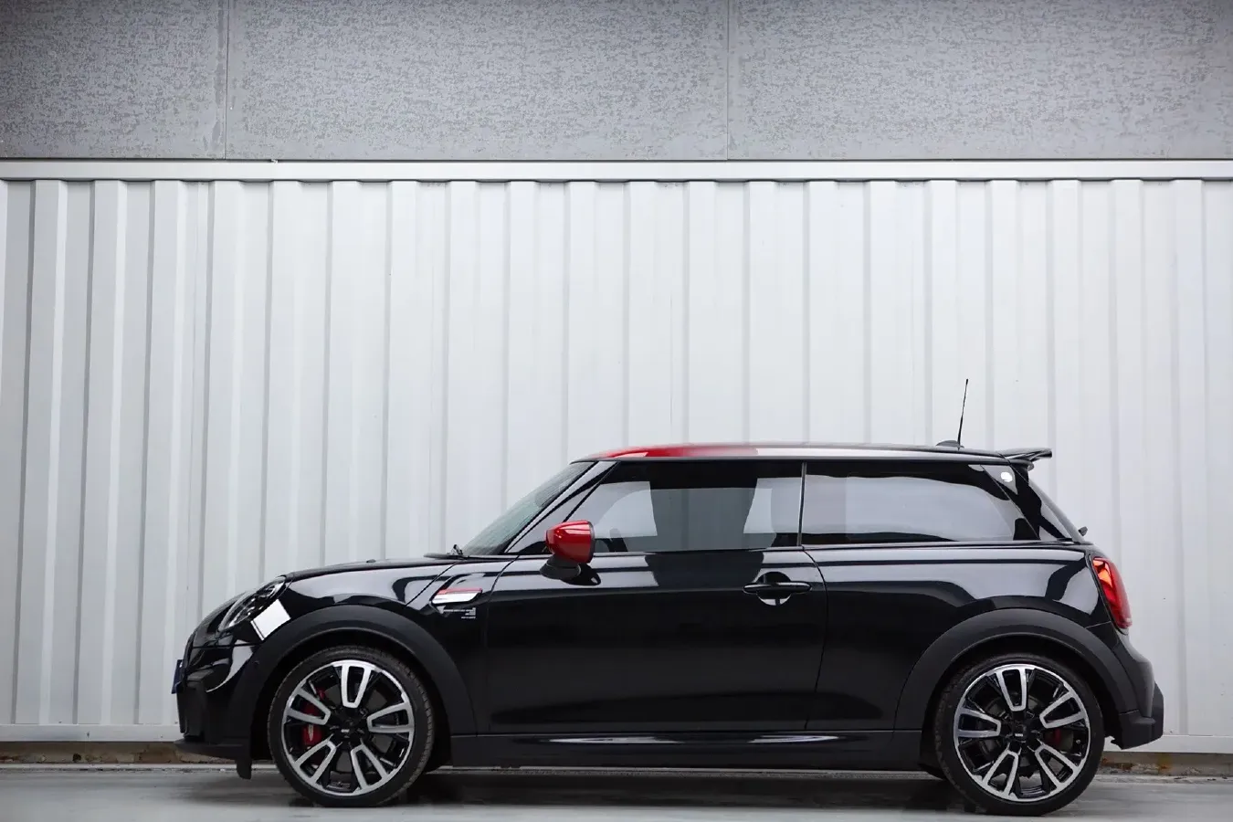 2023 MINI JCW 2.0T 231HP L4 8AT,autocango,china used car exporter,china ev exporter,chinese used car exporter,chinese used ev exporter