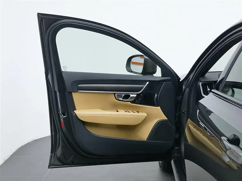 2019 Volvo V90 2.0T 254HP L4 8AT,autocango,china used car exporter,china ev exporter,chinese used car exporter,chinese used ev exporter