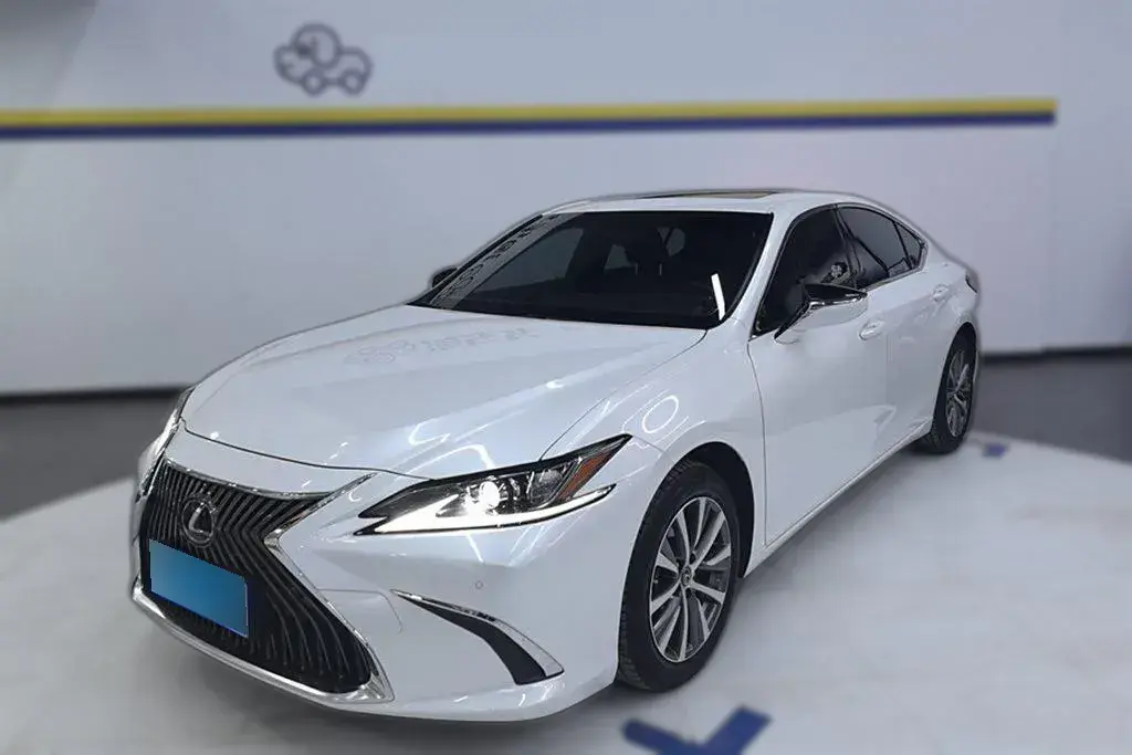 2020 Lexus ES 2.0L 173HP L4 CVT