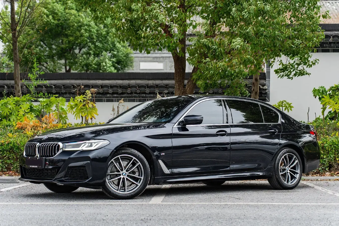 2022 BMW 5 Series 2.0T 184HP L4 8AT