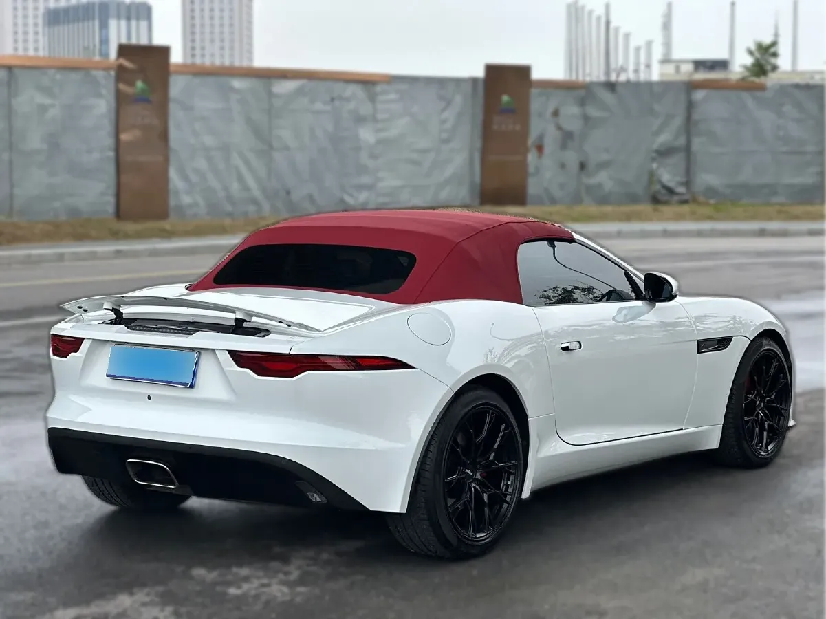 2021 Jaguar F-TYPE 2.0T 300HP L4 8AT,autocango,china used car exporter,china ev exporter,chinese used car exporter,chinese used ev exporter