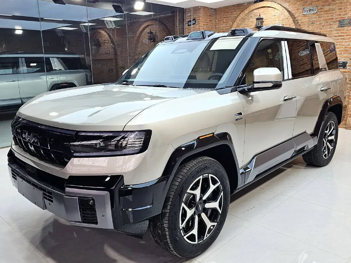 2025 FangChengBao Bao 8 2.0T 272HP L4 E-CVT PHEV 36.8KWH