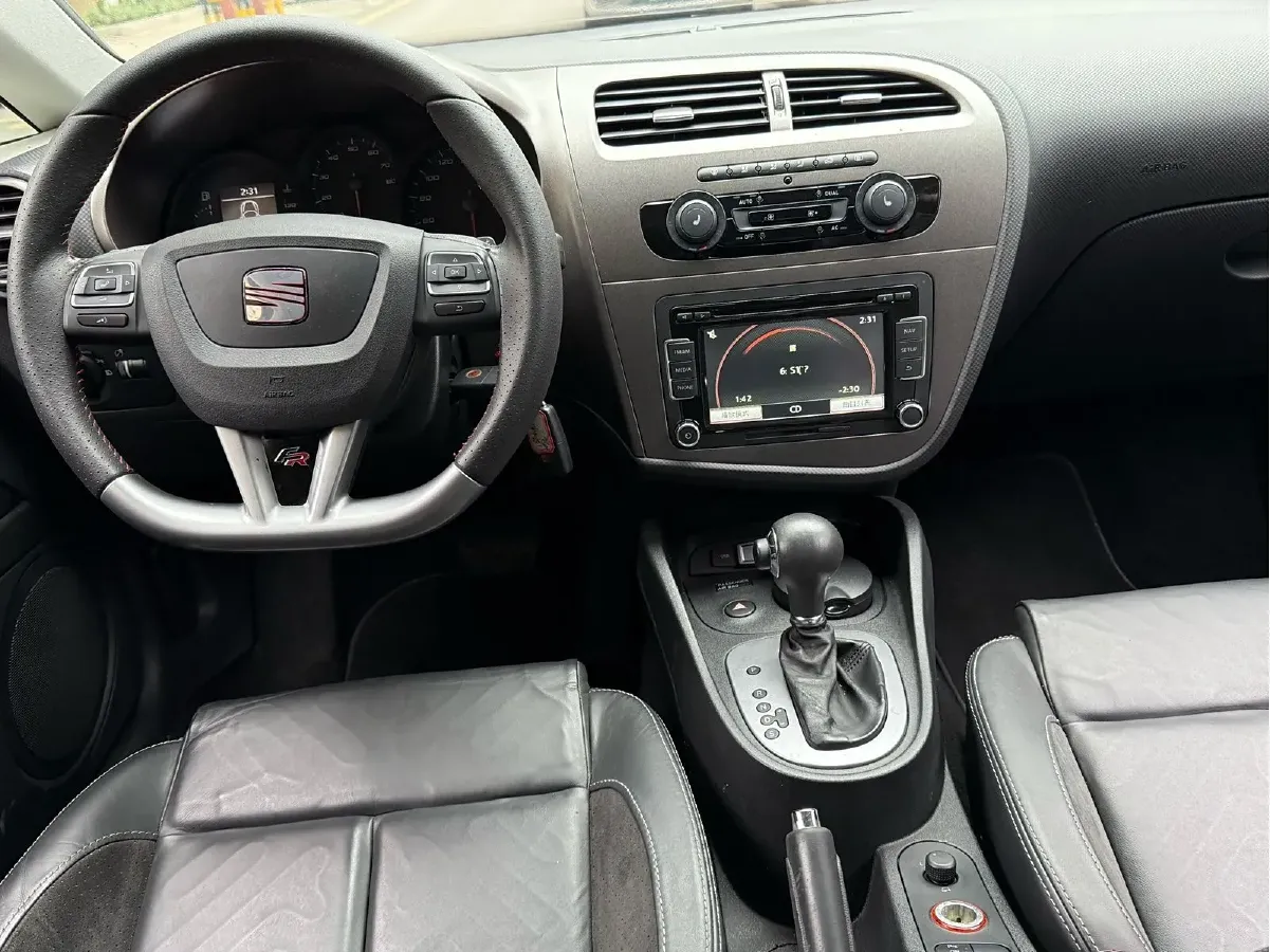 2012 Seat Leon 1.8T 160HP L4 7DCT,autocango,china used car exporter,china ev exporter,chinese used car exporter,chinese used ev exporter