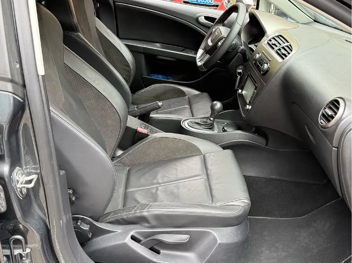 2012 Seat Leon 1.8T 160HP L4 7DCT,autocango,china used car exporter,china ev exporter,chinese used car exporter,chinese used ev exporter