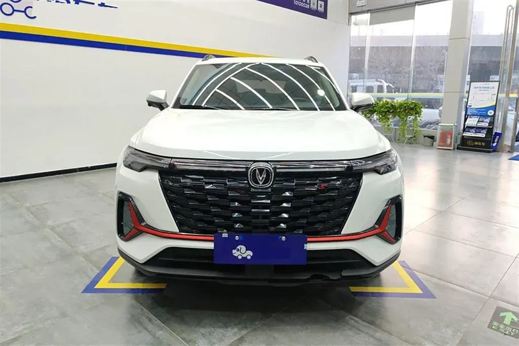2023 ChangAn CS35 Plus 1.4T 160HP L4 7DCT,autocango,china used car exporter,china ev exporter,chinese used car exporter,chinese used ev exporter