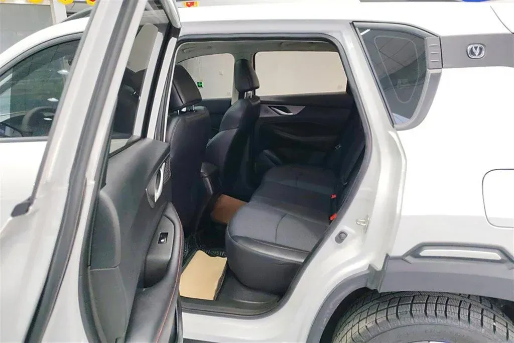 2023 ChangAn CS35 Plus 1.4T 160HP L4 7DCT,autocango,china used car exporter,china ev exporter,chinese used car exporter,chinese used ev exporter