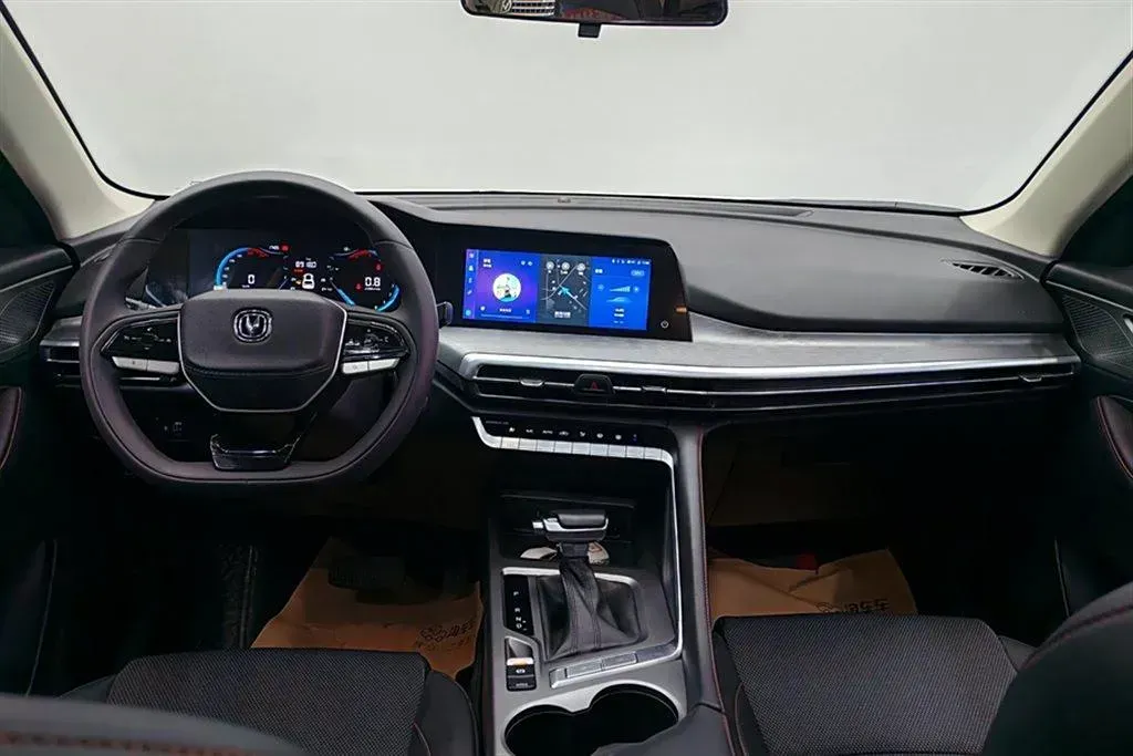 2023 ChangAn CS35 Plus 1.4T 160HP L4 7DCT,autocango,china used car exporter,china ev exporter,chinese used car exporter,chinese used ev exporter