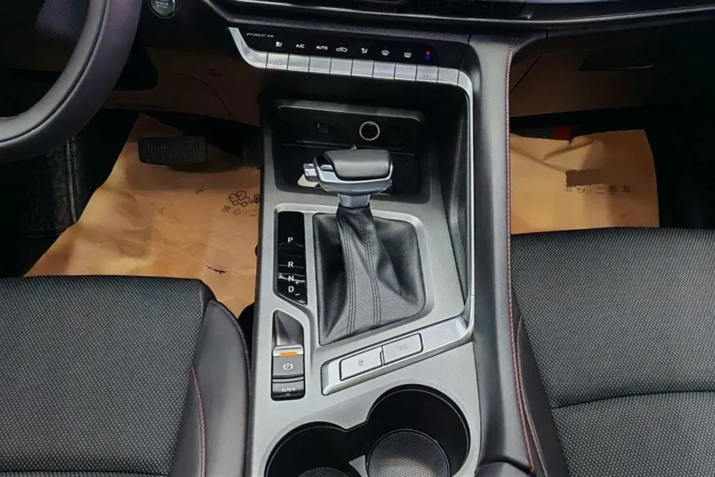 2023 ChangAn CS35 Plus 1.4T 160HP L4 7DCT,autocango,china used car exporter,china ev exporter,chinese used car exporter,chinese used ev exporter