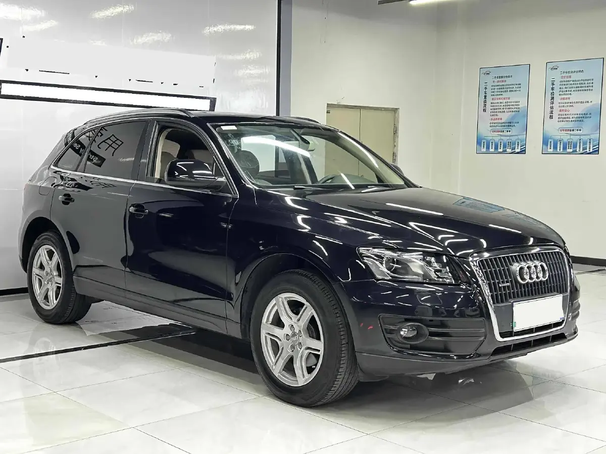 2012 Audi Q5 2.0T 211HP L4 8AT