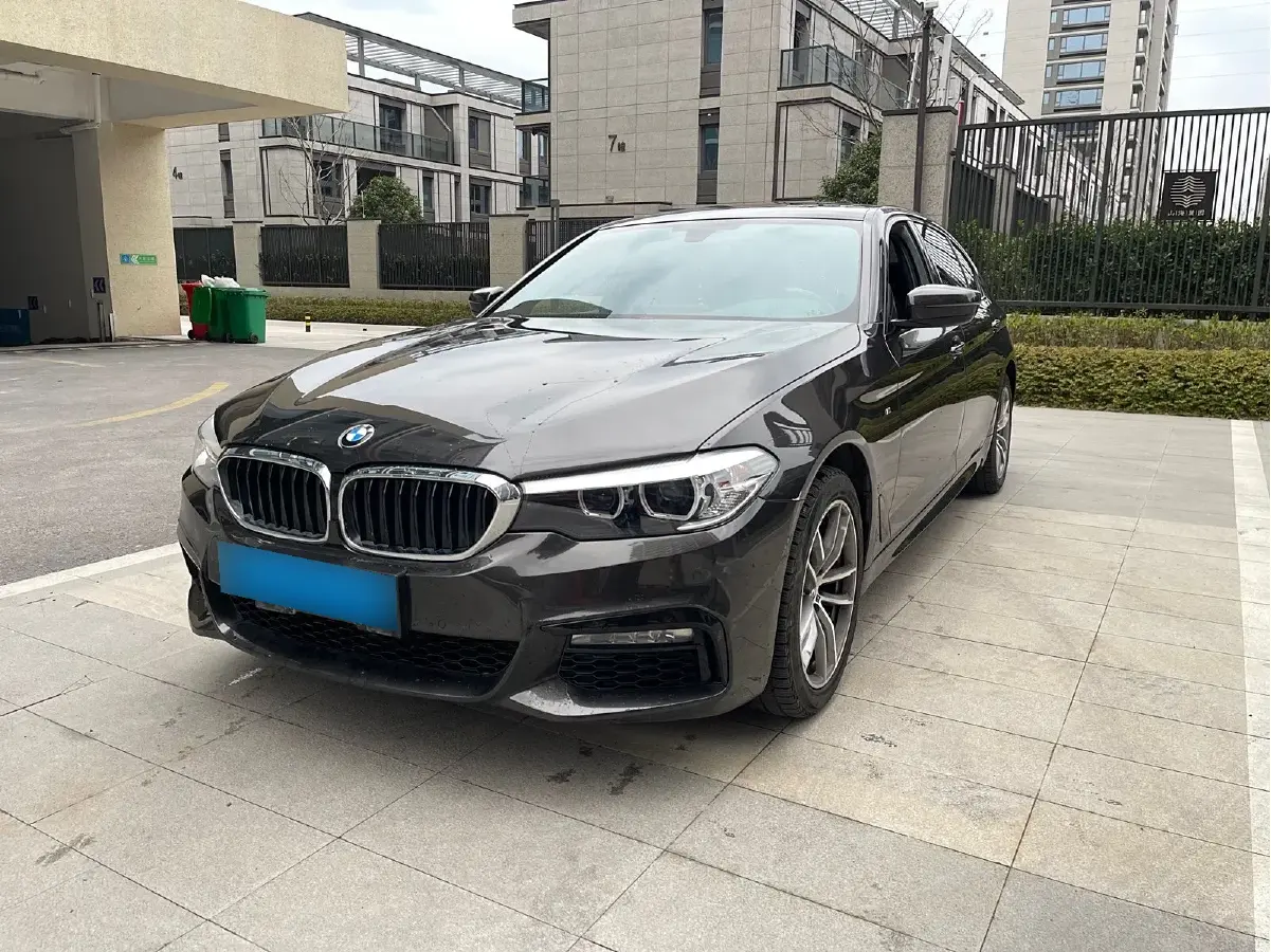 2018 BMW 5 Series 2.0T 184HP L4 8AT