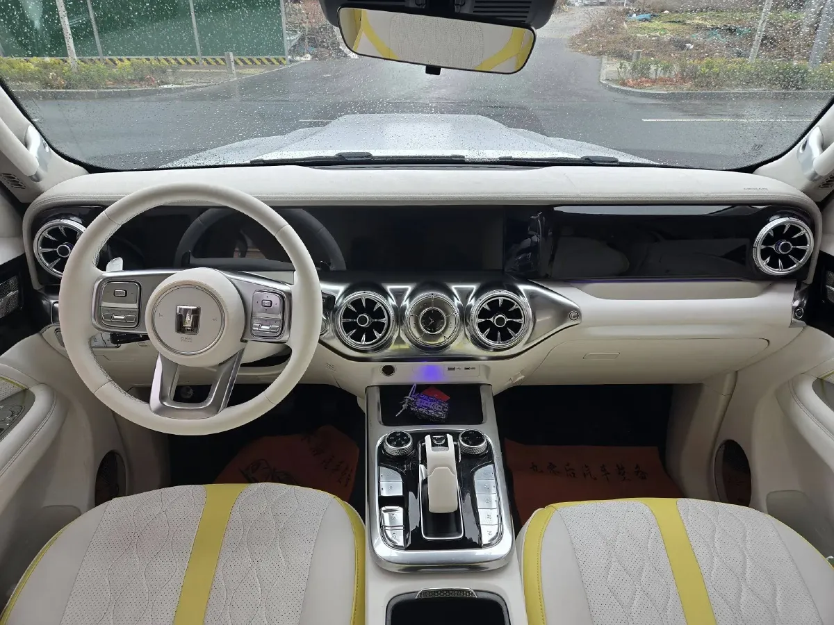 2021 Cyberspace 300 2.0T 227HP L4 8AT,autocango,china used car exporter,china ev exporter,chinese used car exporter,chinese used ev exporter