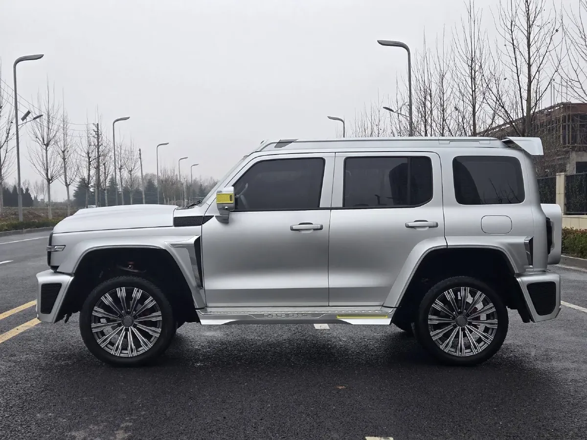 2021 Cyberspace 300 2.0T 227HP L4 8AT,autocango,china used car exporter,china ev exporter,chinese used car exporter,chinese used ev exporter