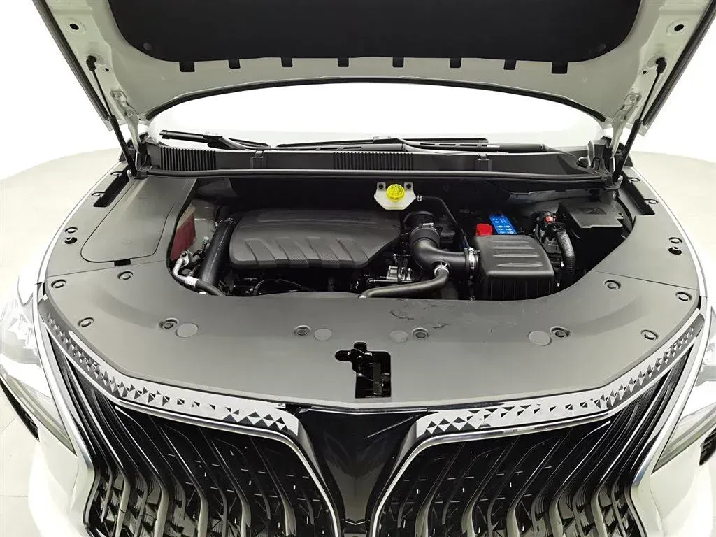 2024 DongFeng Forthing Yacht 1.5T 197HP L4 7DCT,autocango,china used car exporter,china ev exporter,chinese used car exporter,chinese used ev exporter