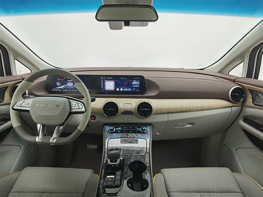 2024 DongFeng Forthing Yacht 1.5T 197HP L4 7DCT,autocango,china used car exporter,china ev exporter,chinese used car exporter,chinese used ev exporter