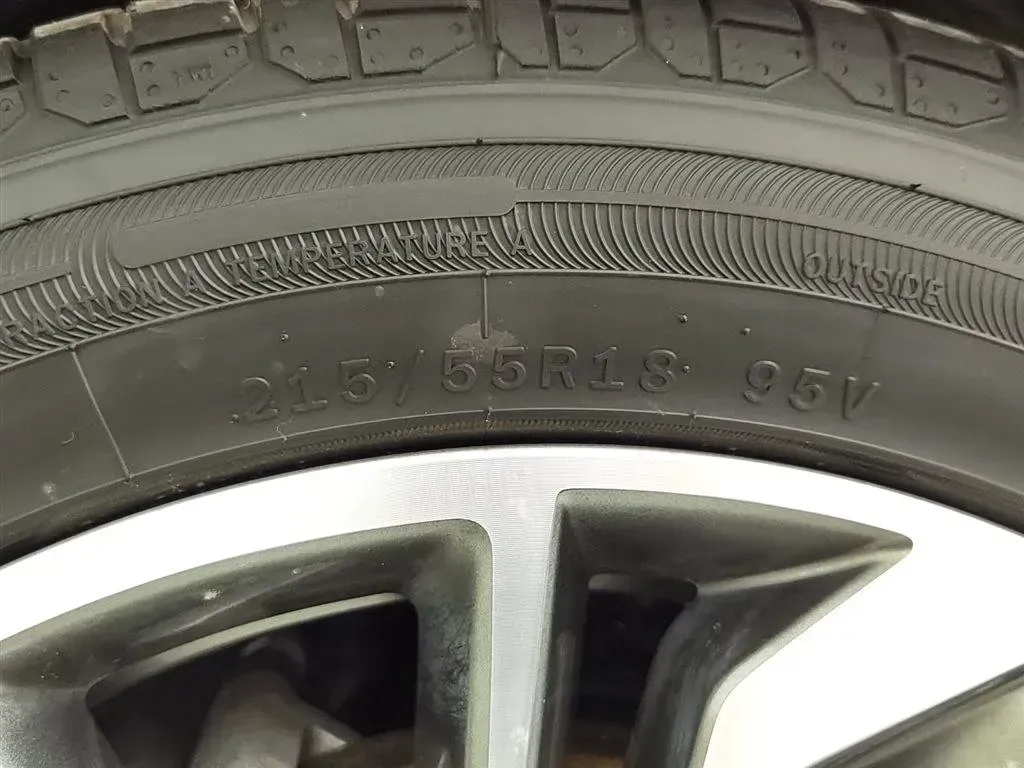 2024 DongFeng Forthing Yacht 1.5T 197HP L4 7DCT,autocango,china used car exporter,china ev exporter,chinese used car exporter,chinese used ev exporter