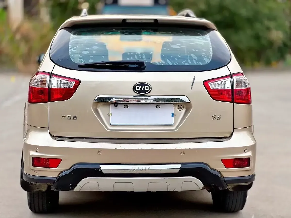 2014 BYD S6 2.0L 140HP L4 5MT,autocango,china used car exporter,china ev exporter,chinese used car exporter,chinese used ev exporter