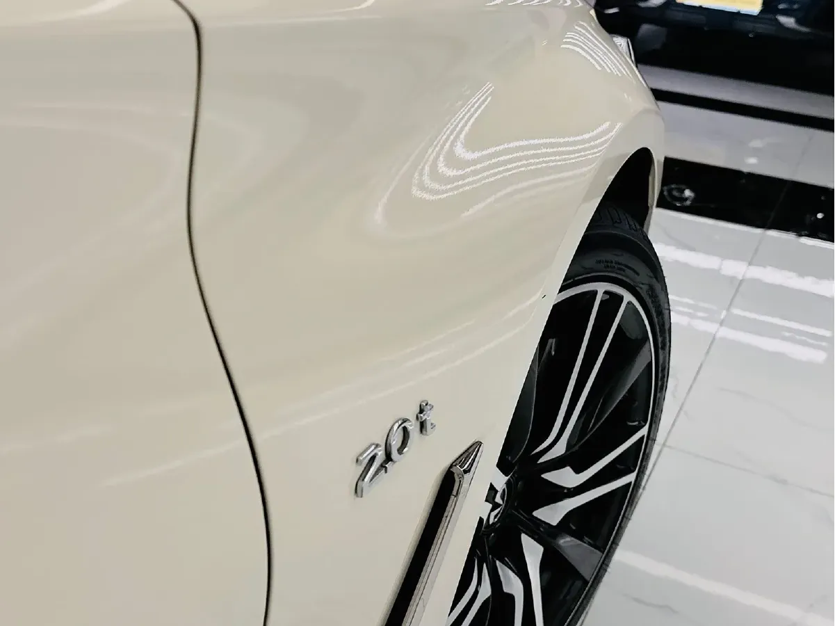 2019 Infiniti Q60 2.0T 211HP L4 7AT,autocango,china used car exporter,china ev exporter,chinese used car exporter,chinese used ev exporter