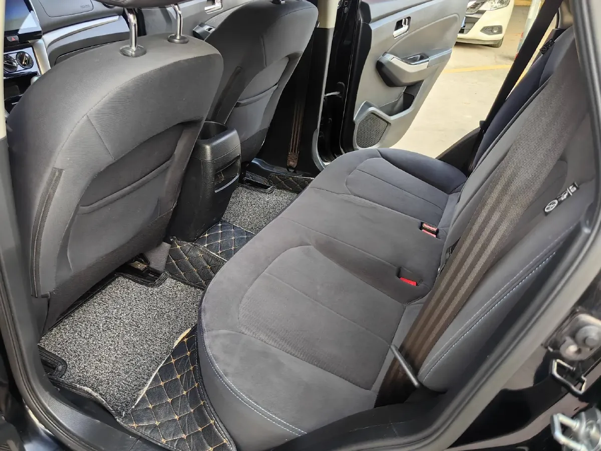 2016 Venucia T70 2.0L 144HP L4 CVT,autocango,china used car exporter,china ev exporter,chinese used car exporter,chinese used ev exporter