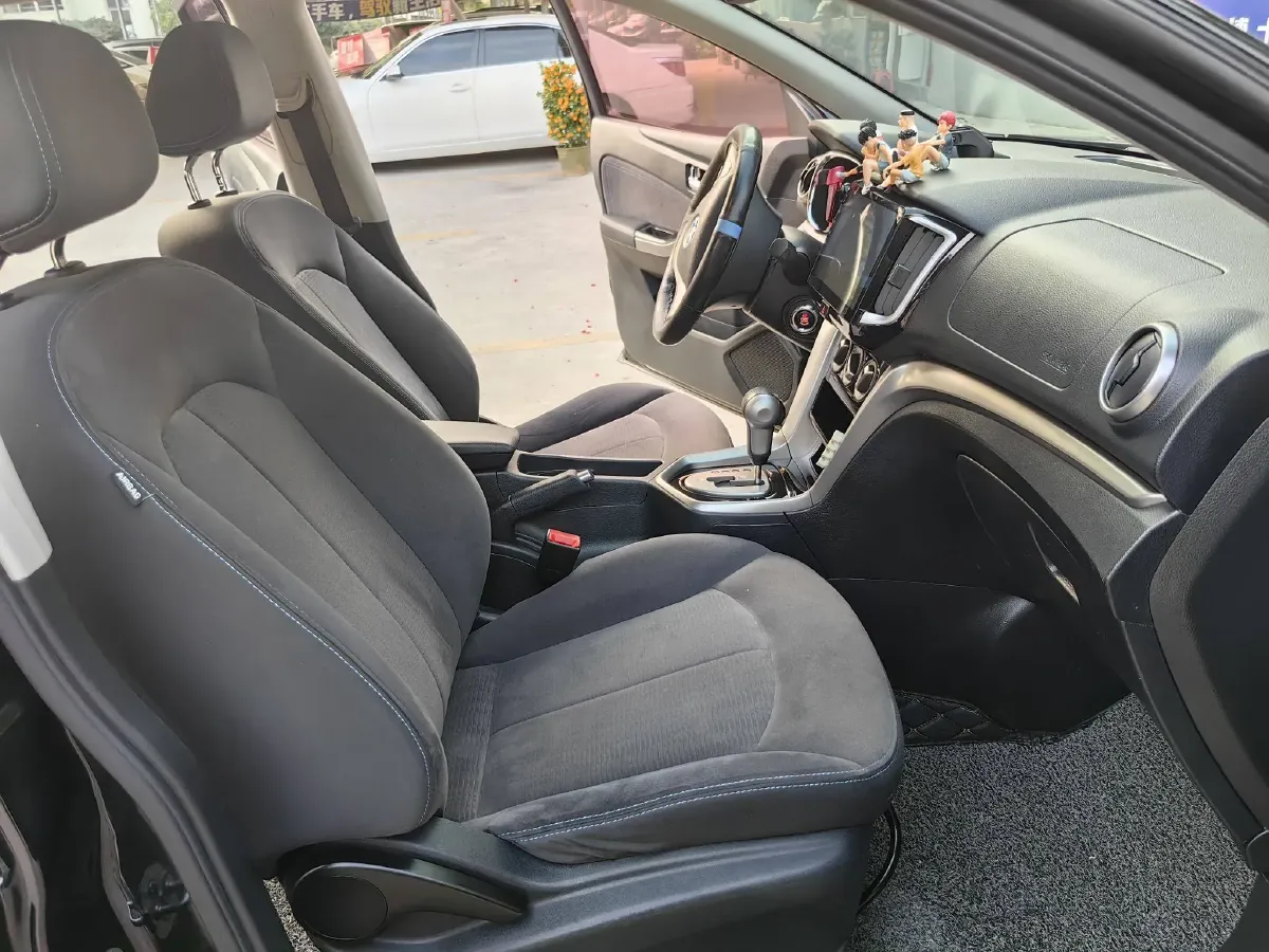 2016 Venucia T70 2.0L 144HP L4 CVT,autocango,china used car exporter,china ev exporter,chinese used car exporter,chinese used ev exporter