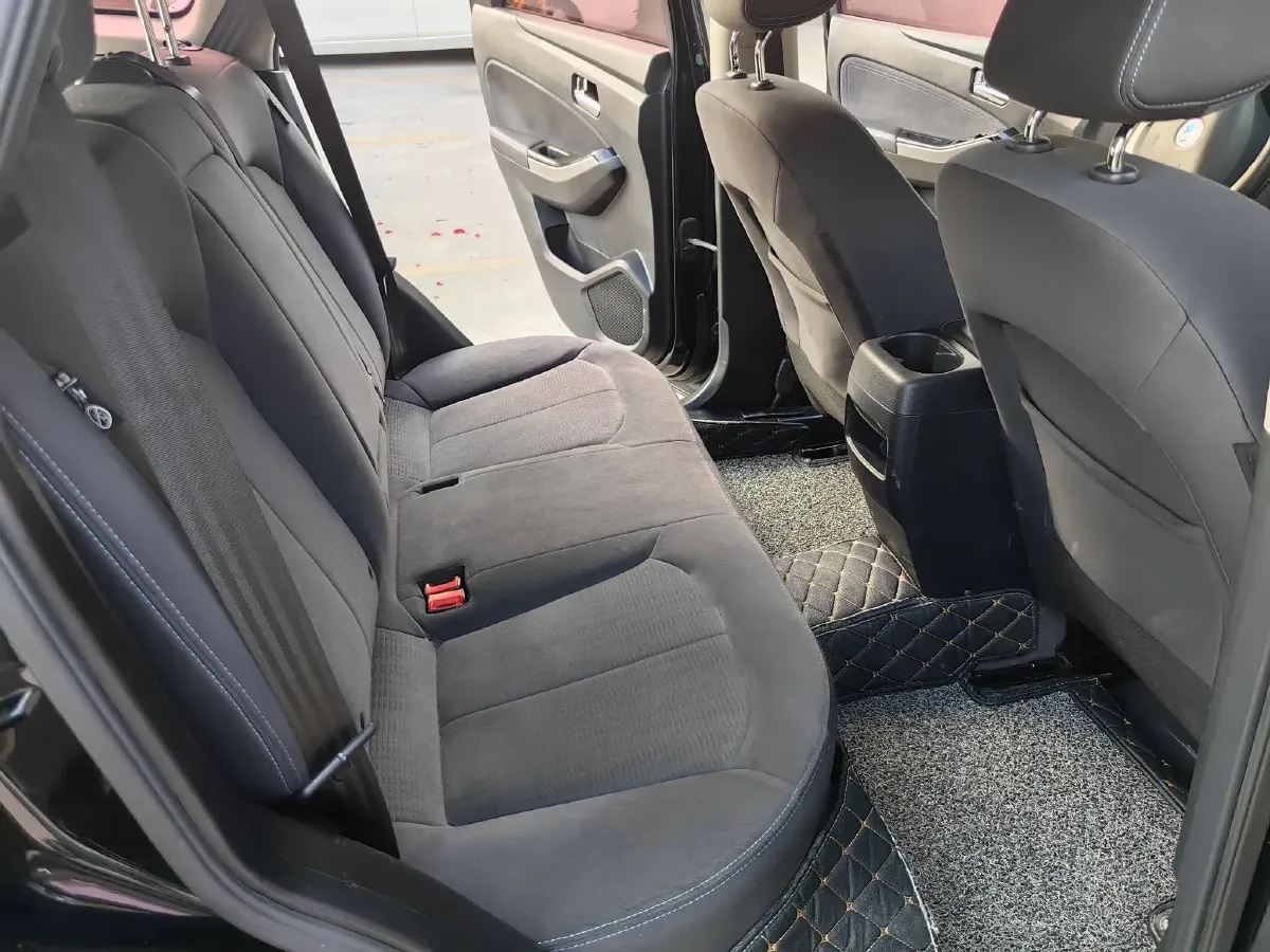 2016 Venucia T70 2.0L 144HP L4 CVT,autocango,china used car exporter,china ev exporter,chinese used car exporter,chinese used ev exporter