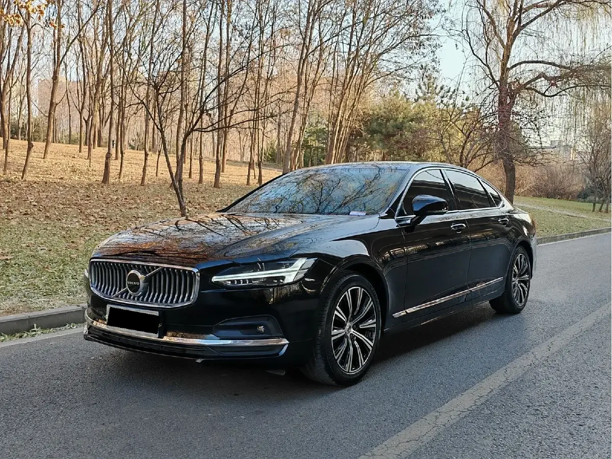 2021 Volvo S90 2.0T 250HP L4 8AT