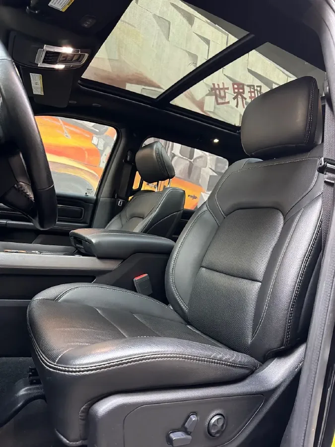 2011 RAM Trucks 5.7L 395HP V8 5AT,autocango,china used car exporter,china ev exporter,chinese used car exporter,chinese used ev exporter