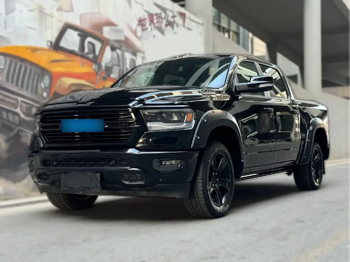 2011 RAM Trucks 5.7L 395HP V8 5AT