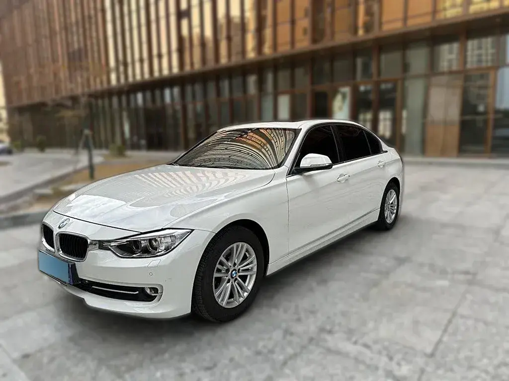 2014 BMW 3 Series 2.0T 184HP L4 8AT