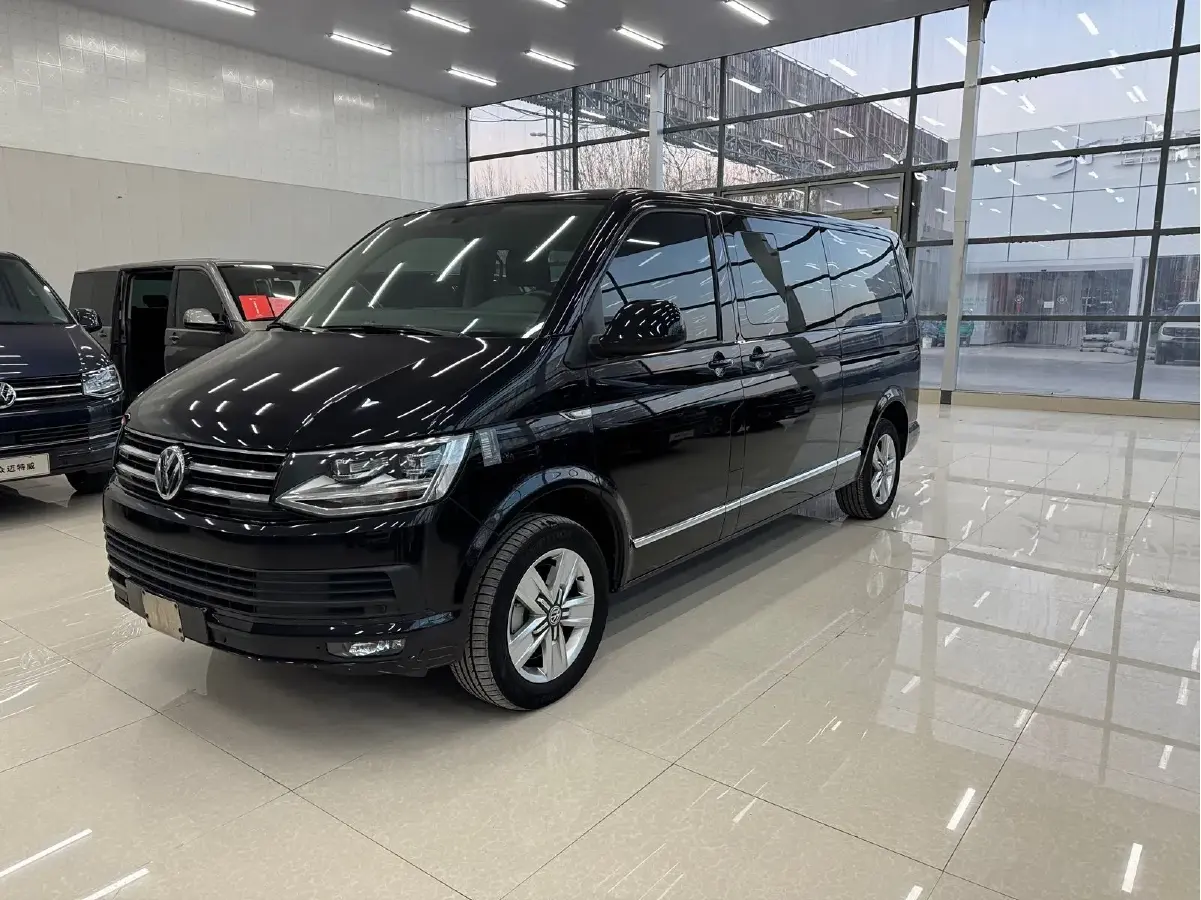 2018 Volkswagen Caravelle 2.0T 204HP L4 7DCT