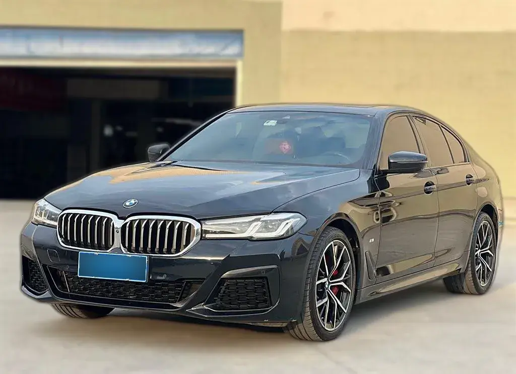 2022 BMW 5 Series 2.0T 252HP L4 8AT