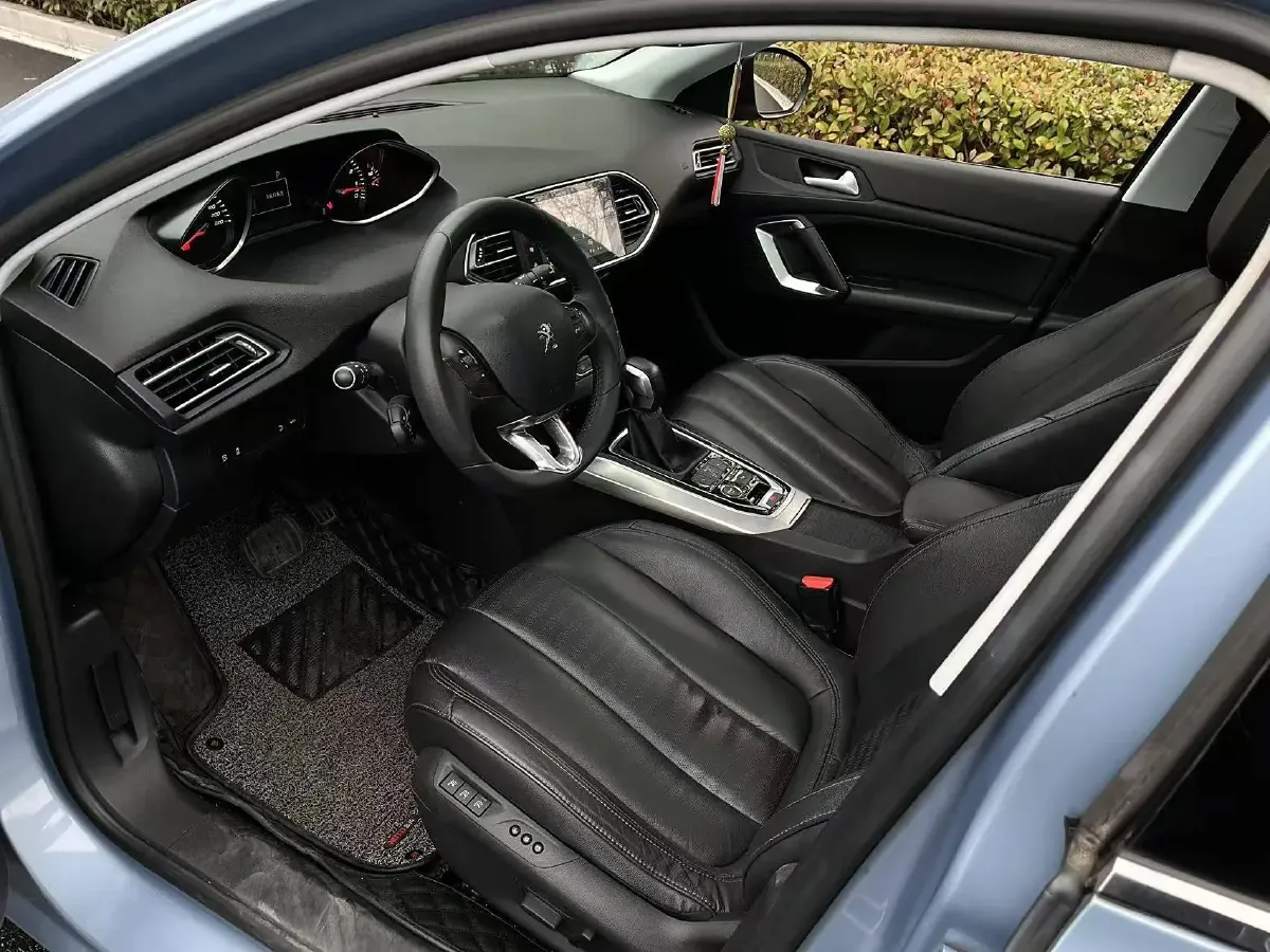 2015 Peugeot 308S 1.6T 167HP L4 6AT,autocango,china used car exporter,china ev exporter,chinese used car exporter,chinese used ev exporter