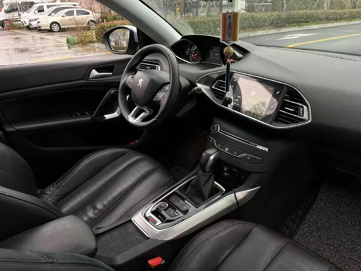 2015 Peugeot 308S 1.6T 167HP L4 6AT,autocango,china used car exporter,china ev exporter,chinese used car exporter,chinese used ev exporter