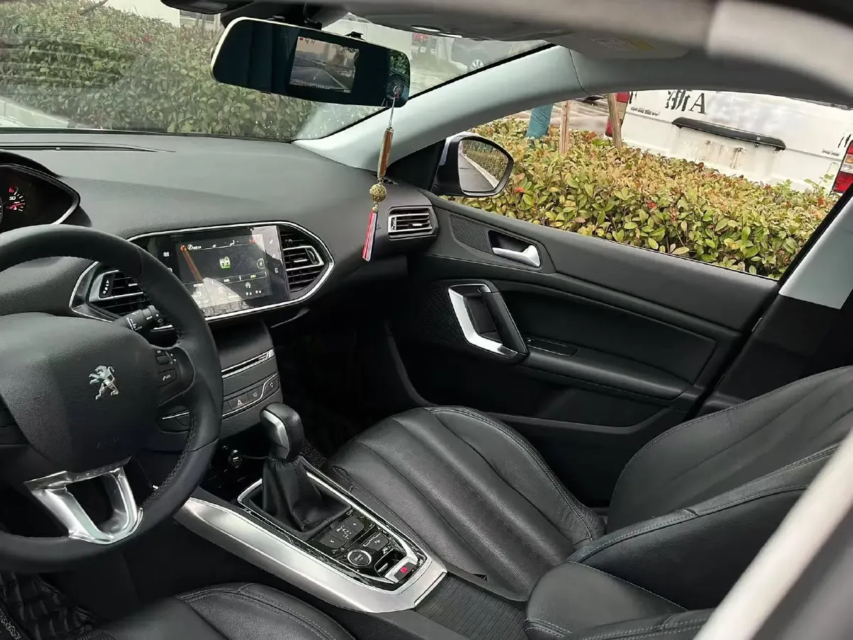 2015 Peugeot 308S 1.6T 167HP L4 6AT,autocango,china used car exporter,china ev exporter,chinese used car exporter,chinese used ev exporter