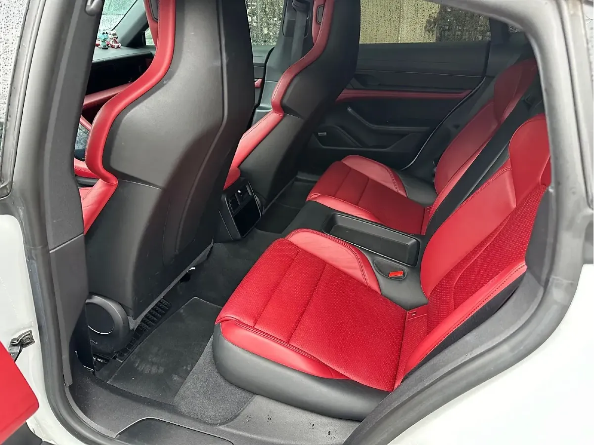 2019 Porsche Taycan 2AT BEV 79.2KWH,autocango,china used car exporter,china ev exporter,chinese used car exporter,chinese used ev exporter