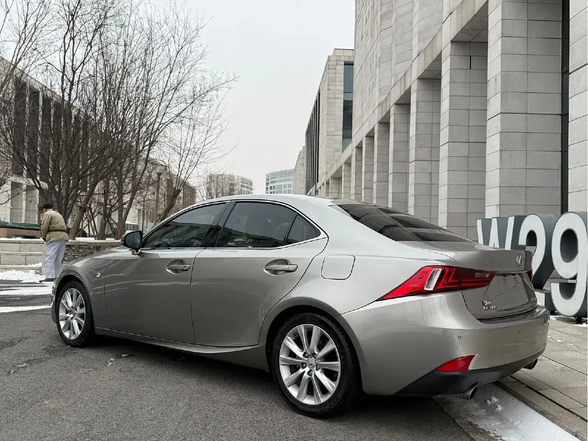 2013 Lexus IS 2.5L 208HP V6 6AT,autocango,china used car exporter,china ev exporter,chinese used car exporter,chinese used ev exporter